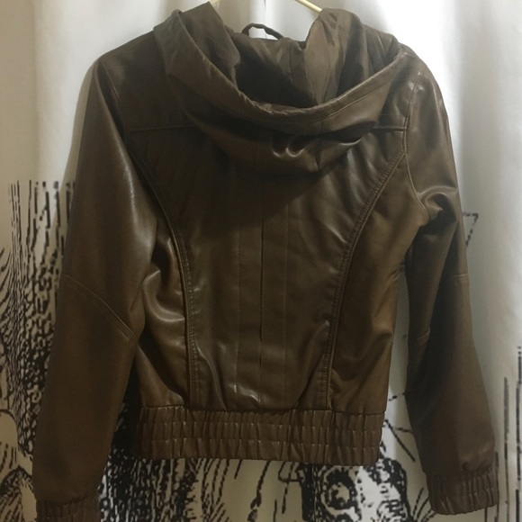 Bomber style leather jacket - Picture 2 of 5